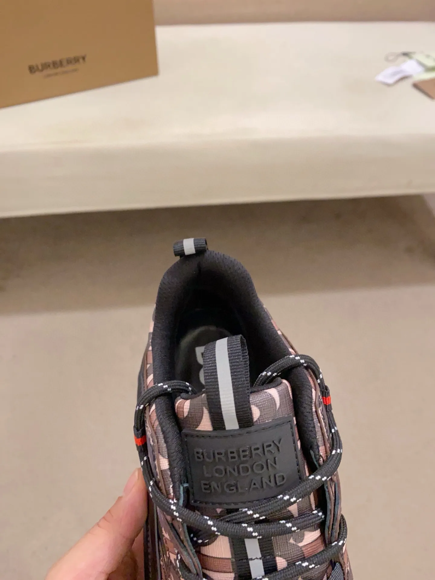 Men's shoes 💰: 640💰🇮🇹🇮🇹BURBERRY's top purchasing agents are available simultaneously at the counter. 🔍🔍Synchronized sales. Positive code number: 38-46. Italian imported cowhide, fully imported sheepskin lining, sole: original sole provided by the original factory, exclusive movable molded sole, super comfortable, original factory follow-up goods, 🔍🔍high quality, you can enter and exit the counter at will, welcome to compare